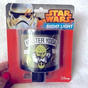 🆕 Disney Star Wars Yoda Night Light